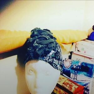 Stylish Black and Gray Headwrap